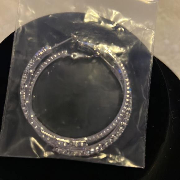 Gorgeous Hoop Earrings Women Silver Plated Jewelry White Sapphire Simulated - Picture 3 of 3